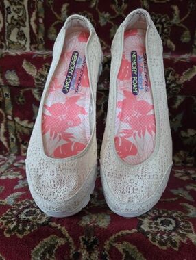 Skechers Women's Lace Cream Slip-On Memory Foam Flats